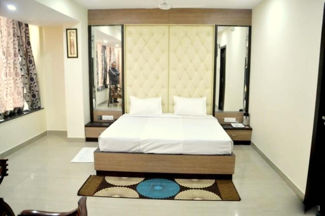 Hotel Radiance Gwalior Exterior photo